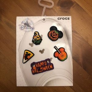 Disney 2021 Halloween Croc gibbits